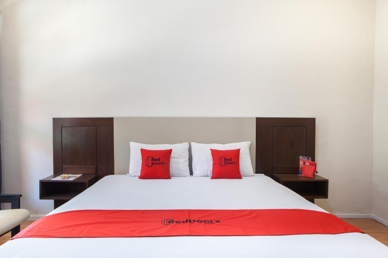 Reddoorz Plus Near Mall Roxy Banyuwangi Banyuwangi  Ngoại thất bức ảnh
