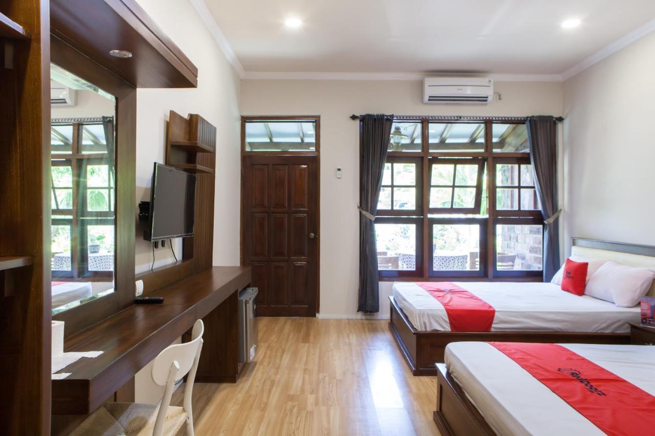 Reddoorz Plus Near Mall Roxy Banyuwangi Banyuwangi  Ngoại thất bức ảnh