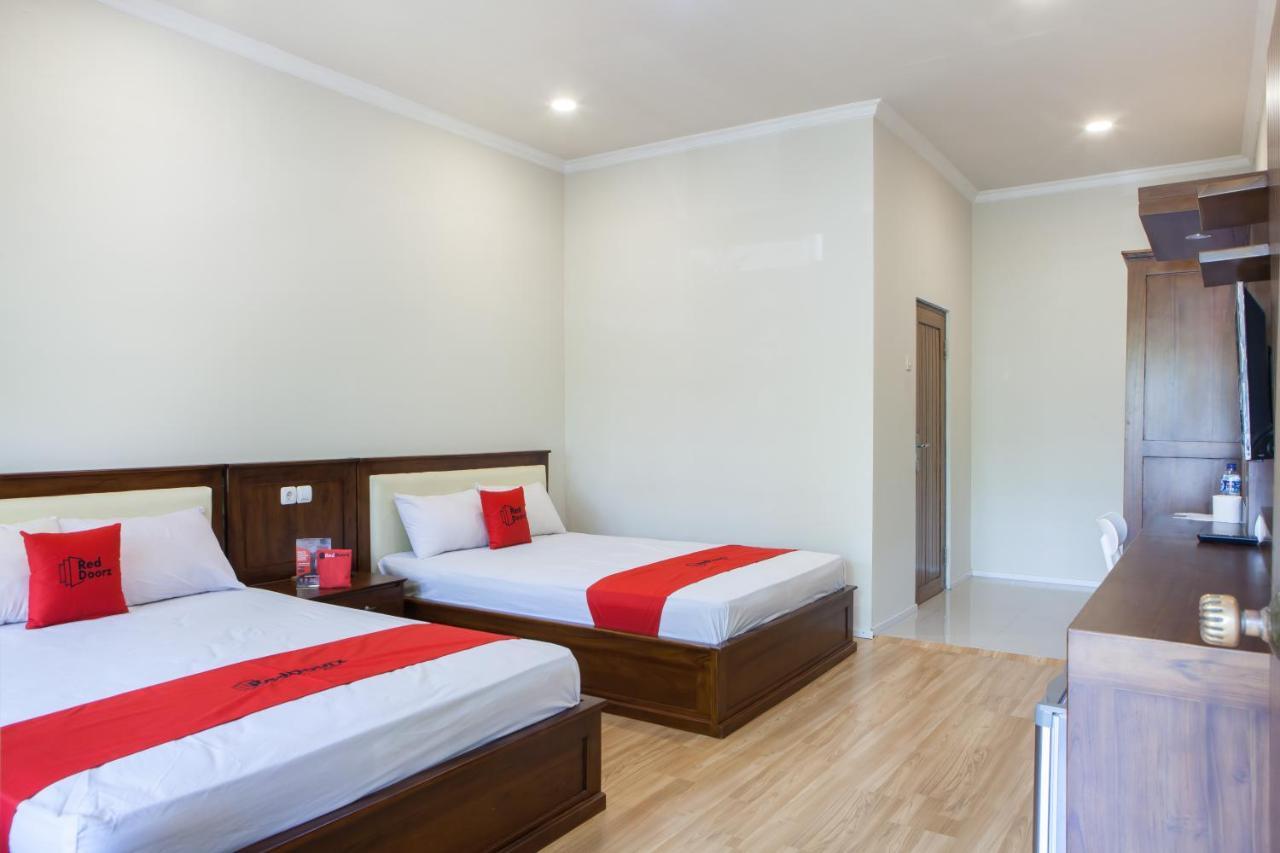 Reddoorz Plus Near Mall Roxy Banyuwangi Banyuwangi  Ngoại thất bức ảnh