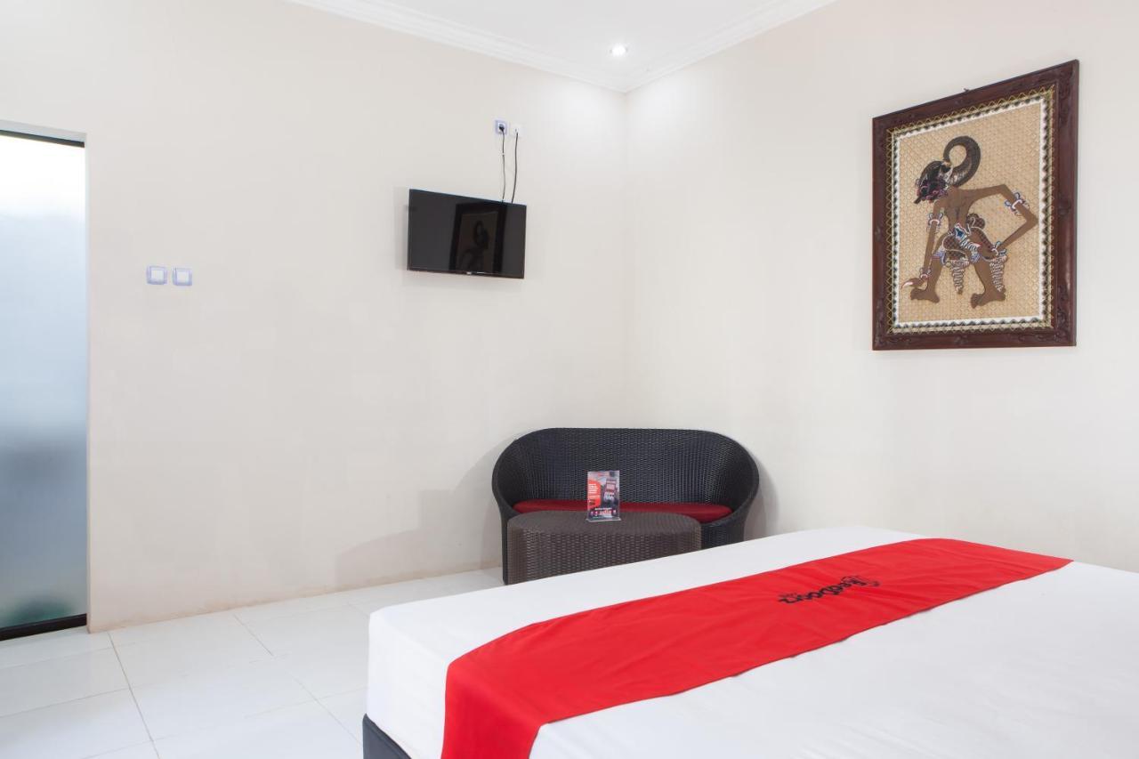 Reddoorz Plus Near Mall Roxy Banyuwangi Banyuwangi  Ngoại thất bức ảnh