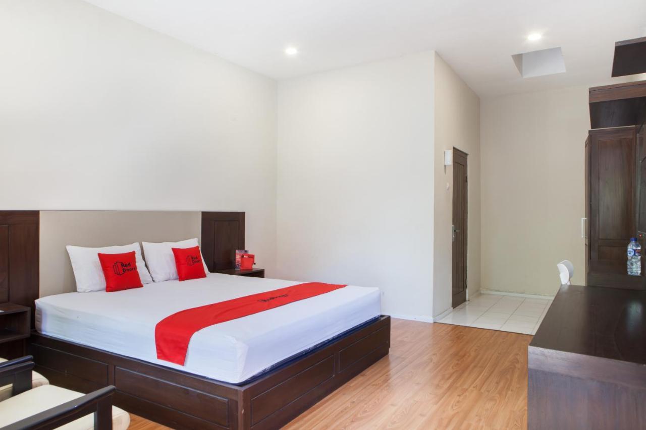 Reddoorz Plus Near Mall Roxy Banyuwangi Banyuwangi  Ngoại thất bức ảnh