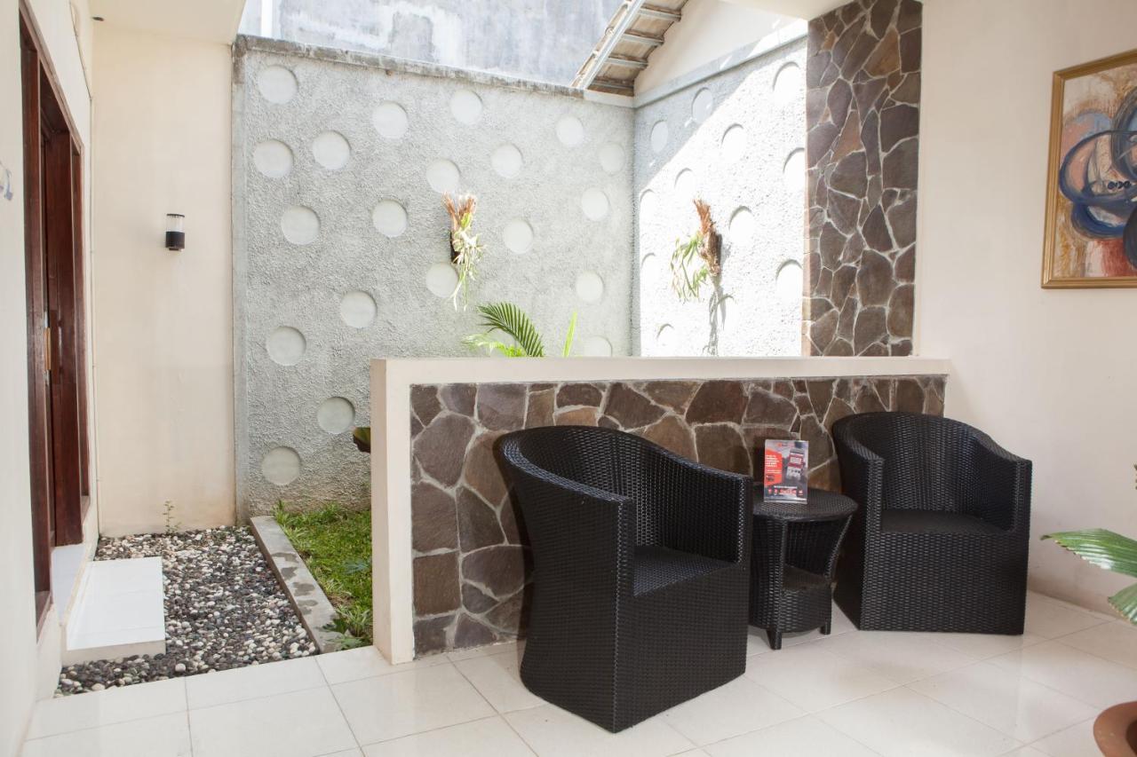 Reddoorz Plus Near Mall Roxy Banyuwangi Banyuwangi  Ngoại thất bức ảnh