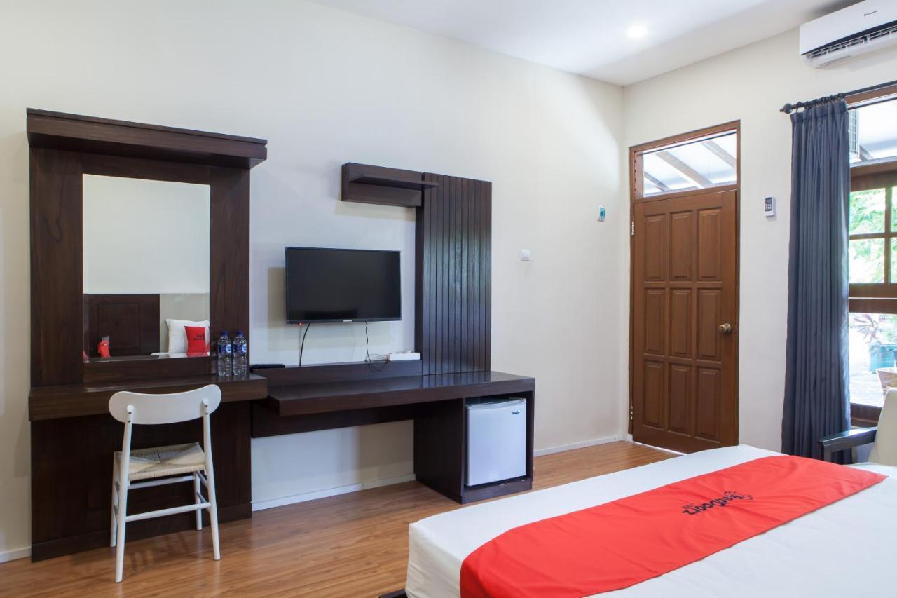 Reddoorz Plus Near Mall Roxy Banyuwangi Banyuwangi  Ngoại thất bức ảnh