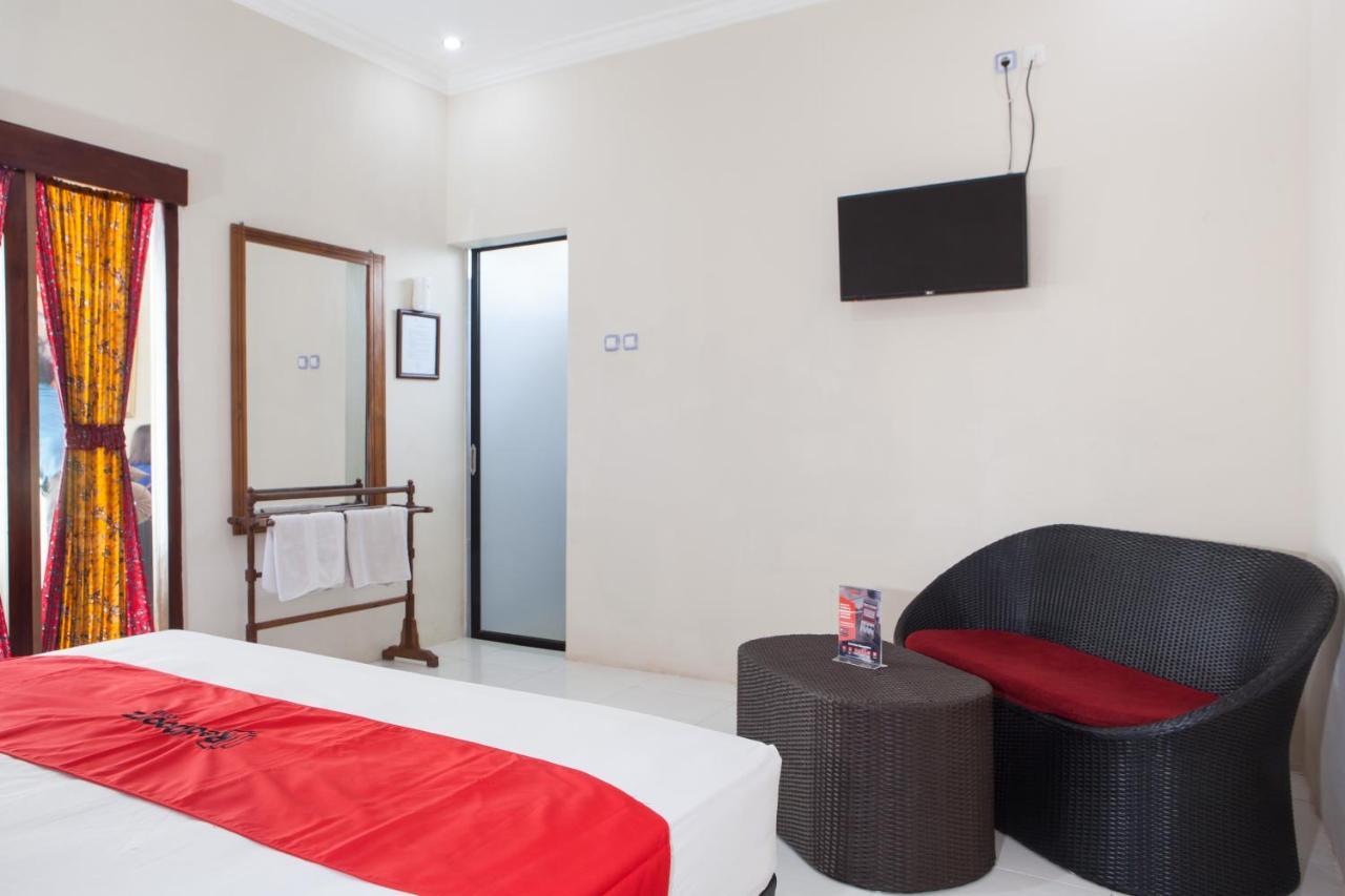 Reddoorz Plus Near Mall Roxy Banyuwangi Banyuwangi  Ngoại thất bức ảnh