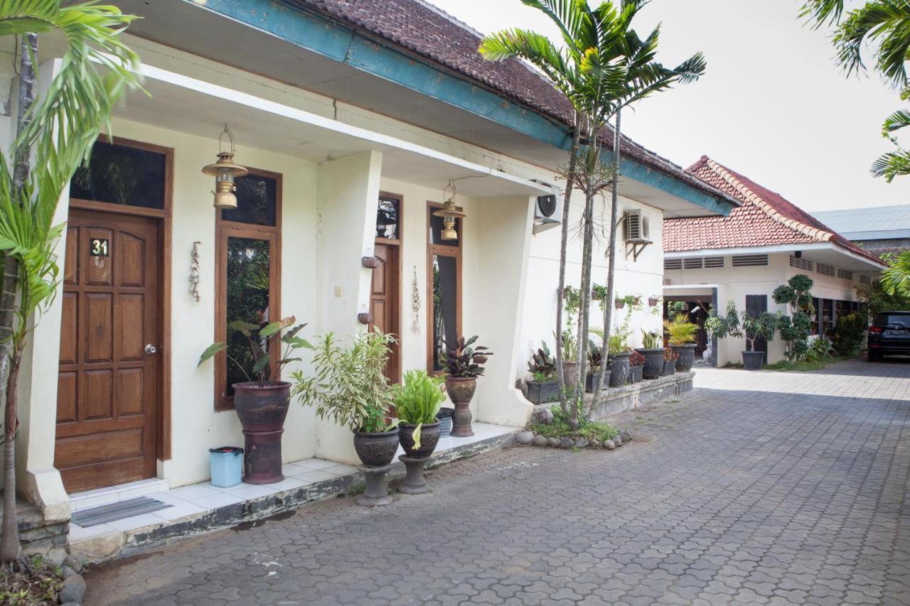 Reddoorz Plus Near Mall Roxy Banyuwangi Banyuwangi  Ngoại thất bức ảnh