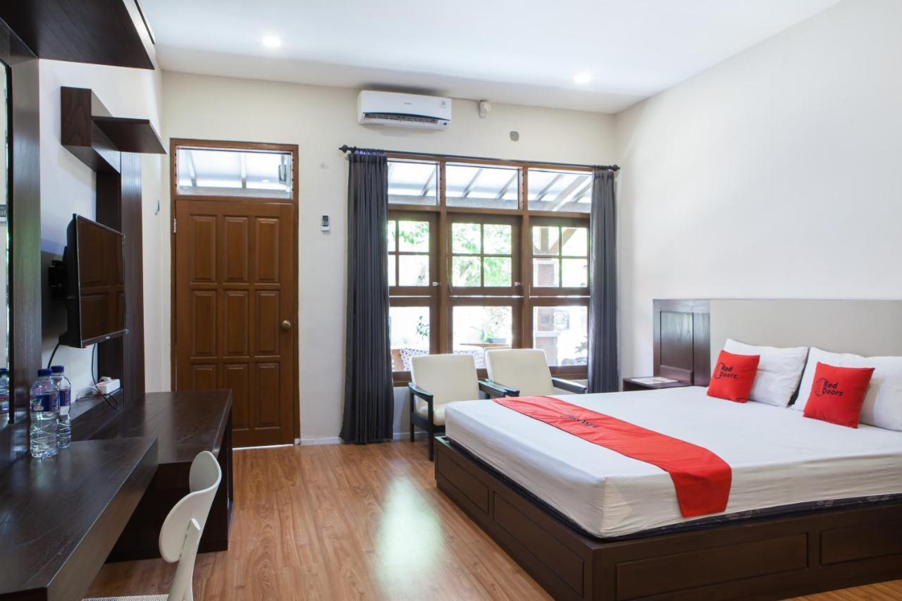 Reddoorz Plus Near Mall Roxy Banyuwangi Banyuwangi  Ngoại thất bức ảnh