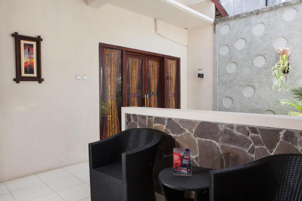 Reddoorz Plus Near Mall Roxy Banyuwangi Banyuwangi  Ngoại thất bức ảnh