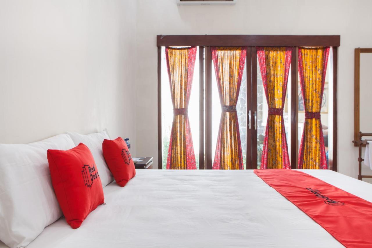 Reddoorz Plus Near Mall Roxy Banyuwangi Banyuwangi  Ngoại thất bức ảnh